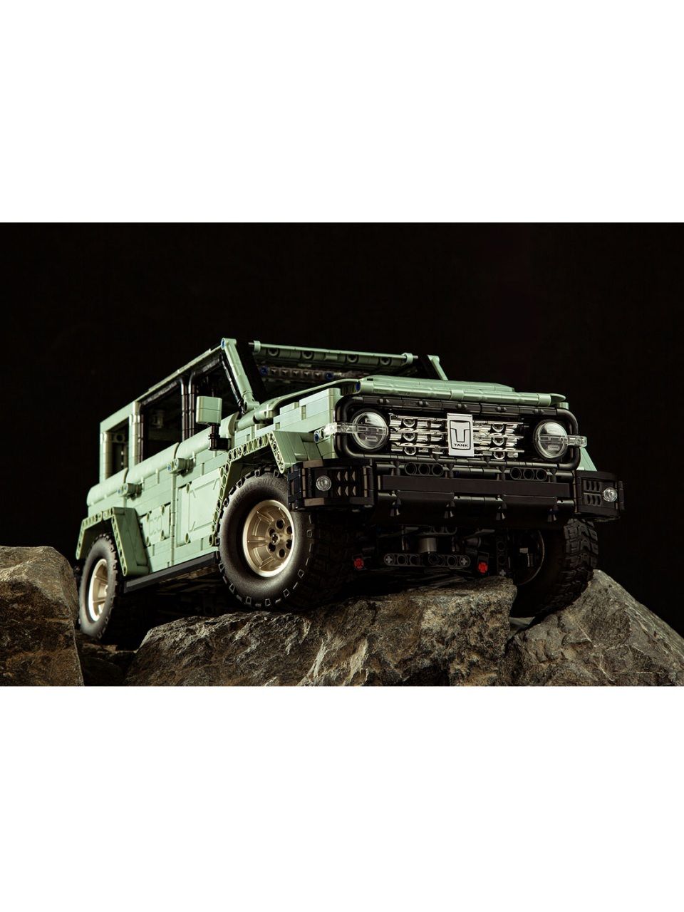 Конструктор ONEBOT Building Block Off-Road Vehicle-Tank 300 580+ OBTK300CH